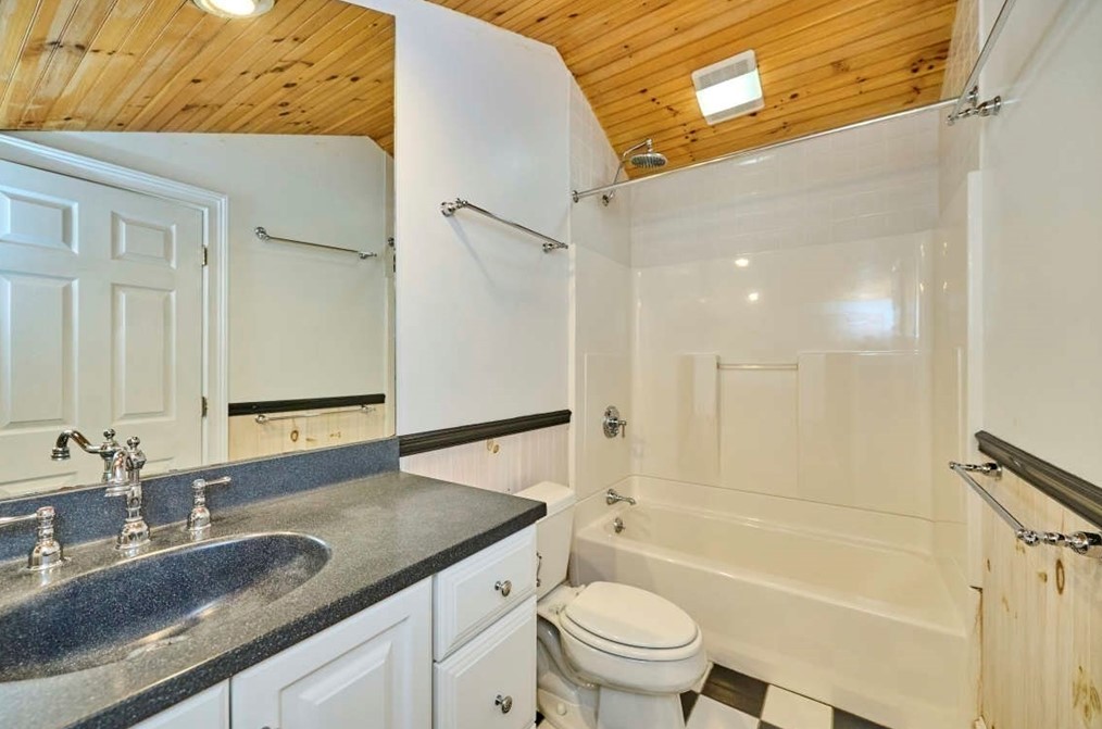 97 Riv Rd, Merrimac MA 01860-2319 exterior