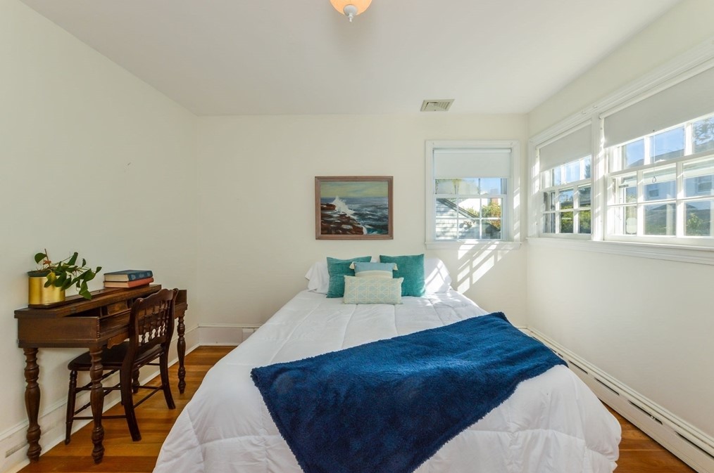 190 Plymouth St, New Bedford MA 02740-2256 exterior