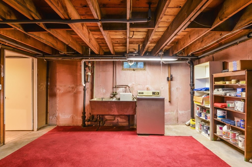 190 Plymouth St, New Bedford MA 02740-2256 exterior