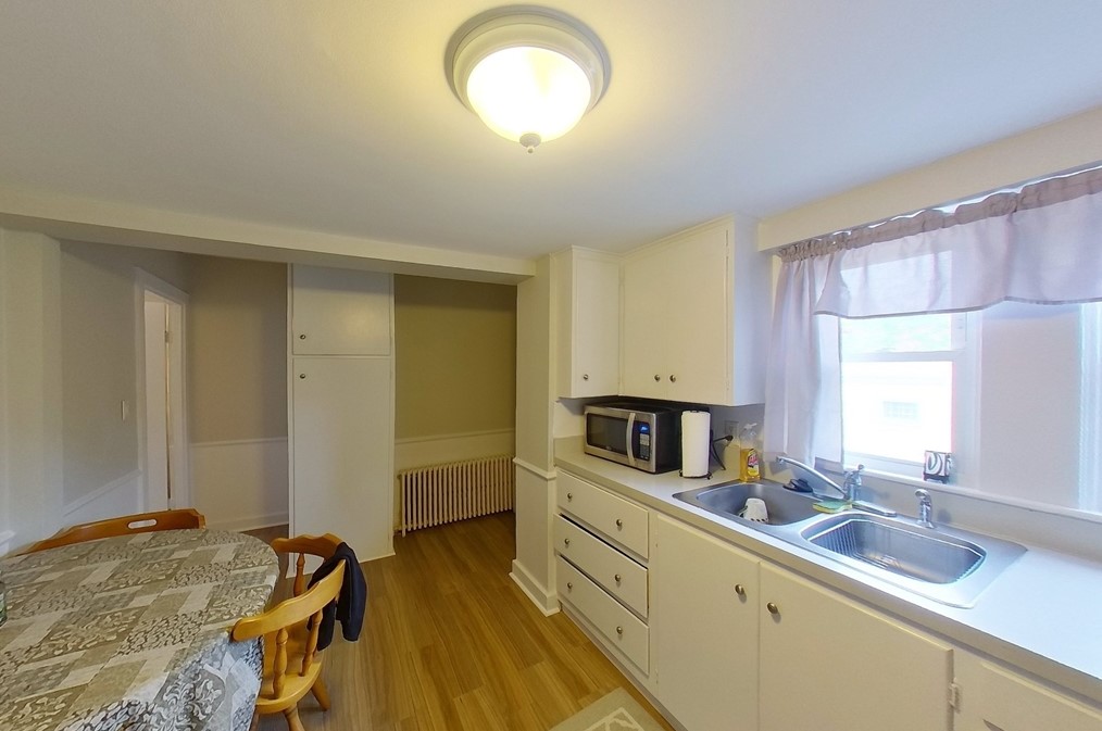 58 Main St, Fairhaven MA 02719-3329 exterior