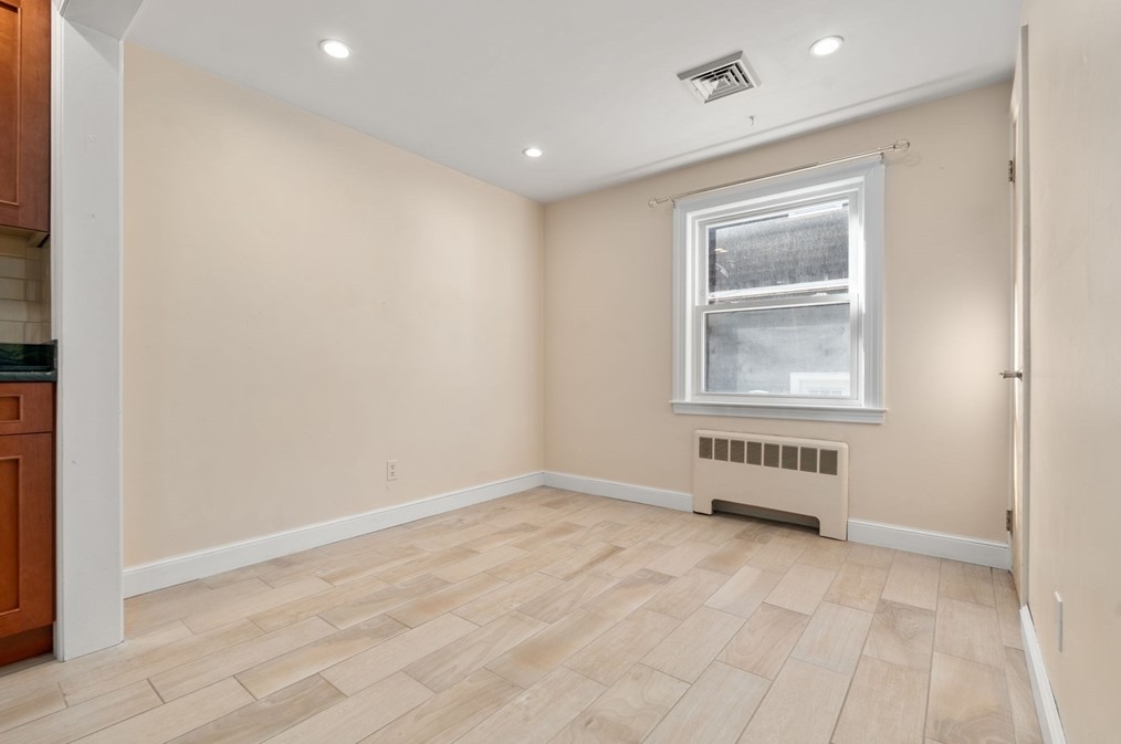 263 Riv St, Newton MA 02465-1435 exterior