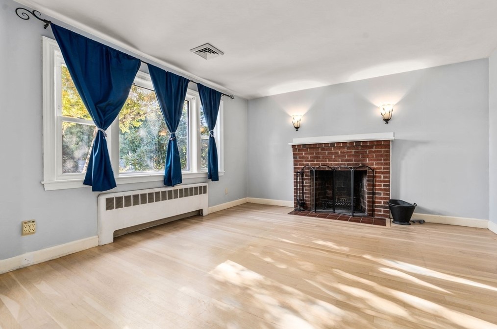 263 Riv St, Newton MA 02465-1435 exterior