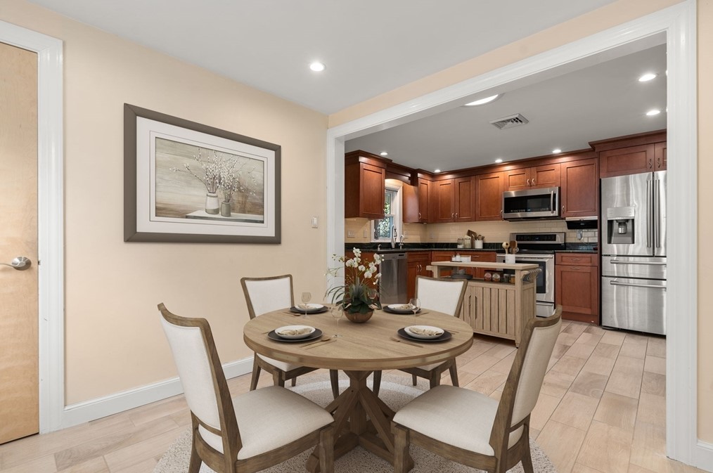 263 River St, Newton MA  02465-1435 exterior