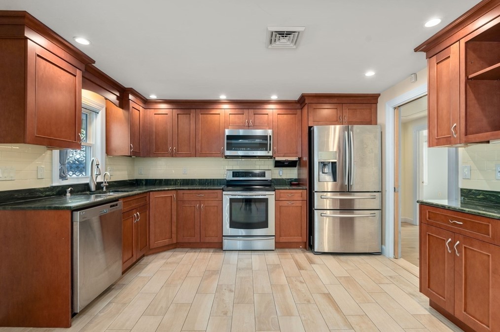 263 Riv St, Newton MA 02465-1435 exterior