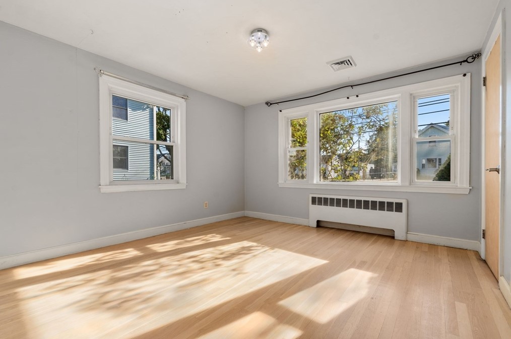 263 Riv St, Newton MA 02465-1435 exterior