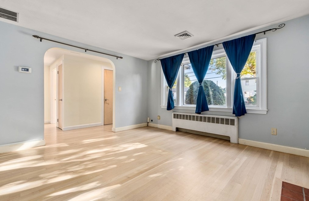 263 Riv St, Newton MA 02465-1435 exterior