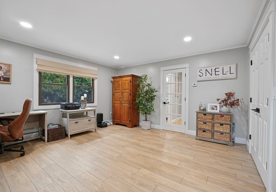 1 Sharon Ave, Dartmouth MA 02747-2334 exterior