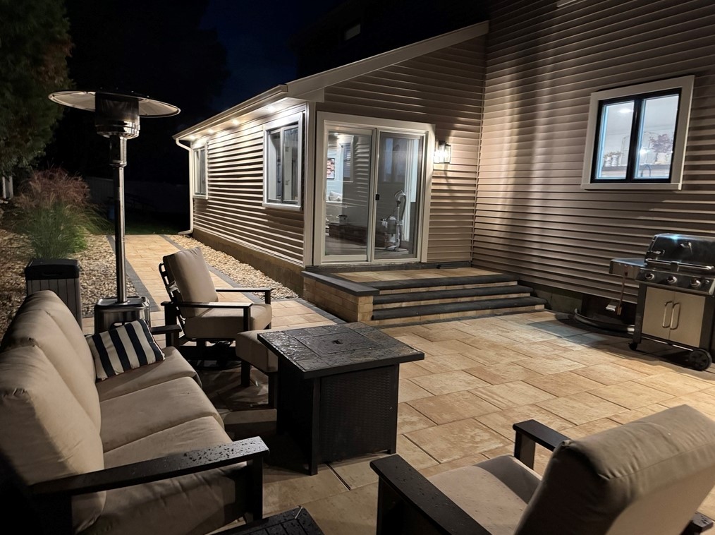 1 Sharon Ave, Dartmouth MA 02747-2334 exterior