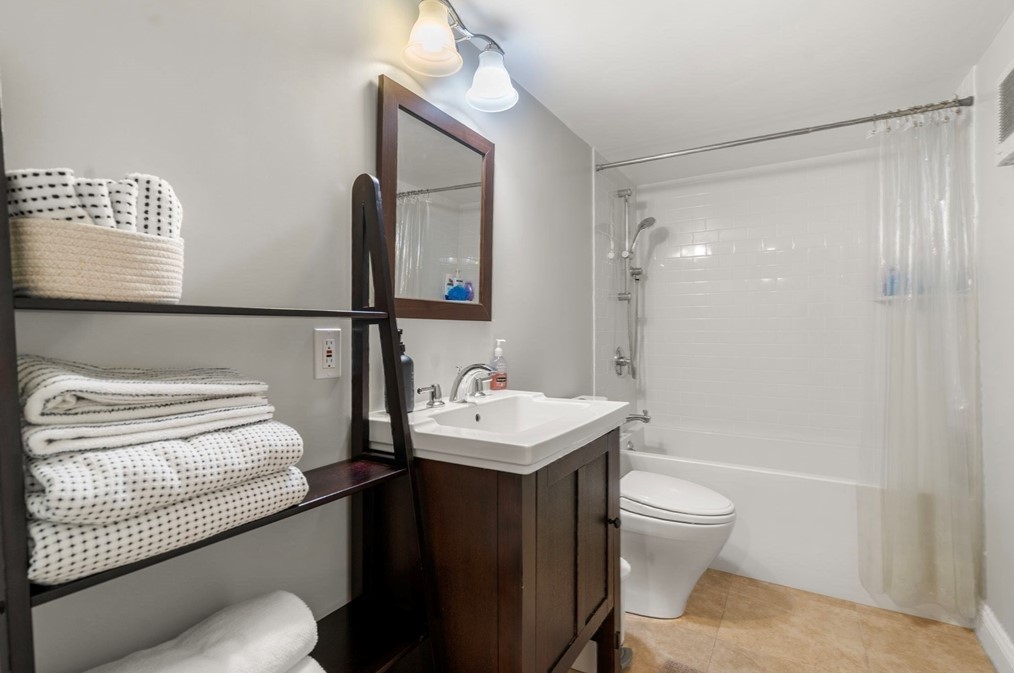 149 Jackson St, Newton MA 02459-2511 exterior