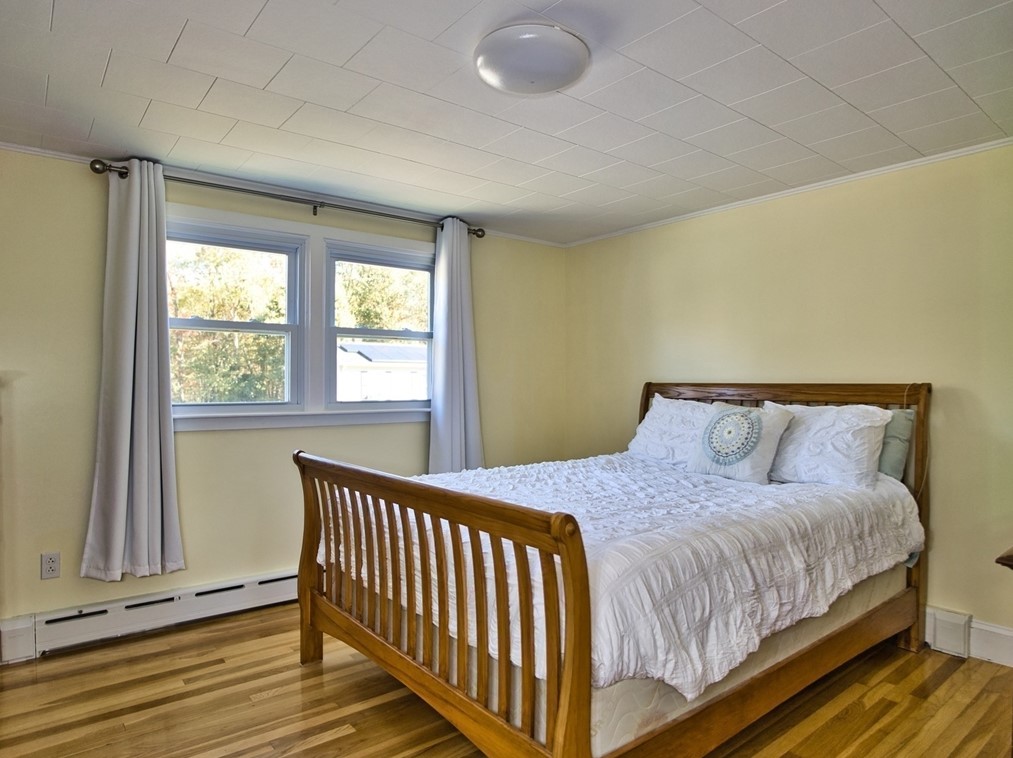 99 Alpha St, Dartmouth MA 02747-4005 exterior