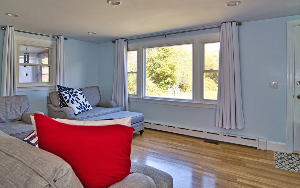 99 Alpha St, Dartmouth MA 02747-4005 exterior