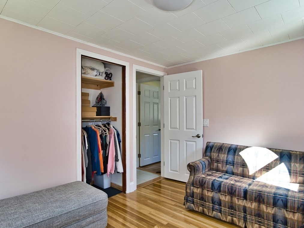 99 Alpha St, Dartmouth MA 02747-4005 exterior