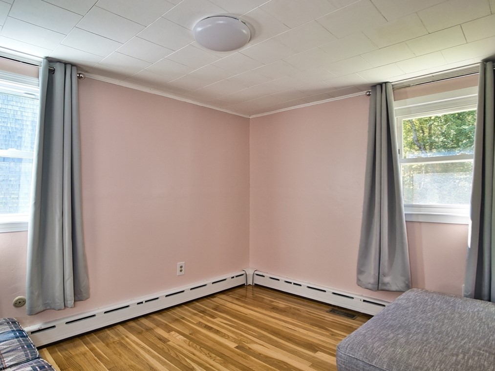 99 Alpha St, Dartmouth MA 02747-4005 exterior