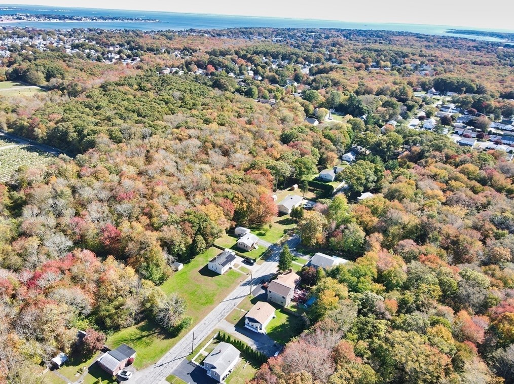 99 Alpha St, Dartmouth MA 02747-4005 exterior