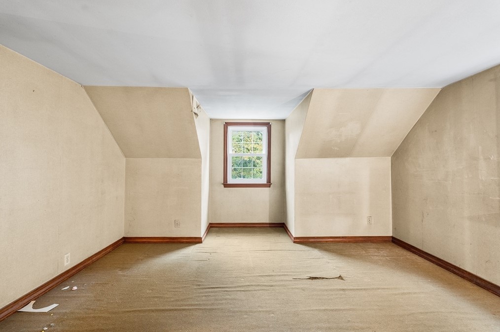 451 Pleasant St, Raynham MA 02767-1647 exterior