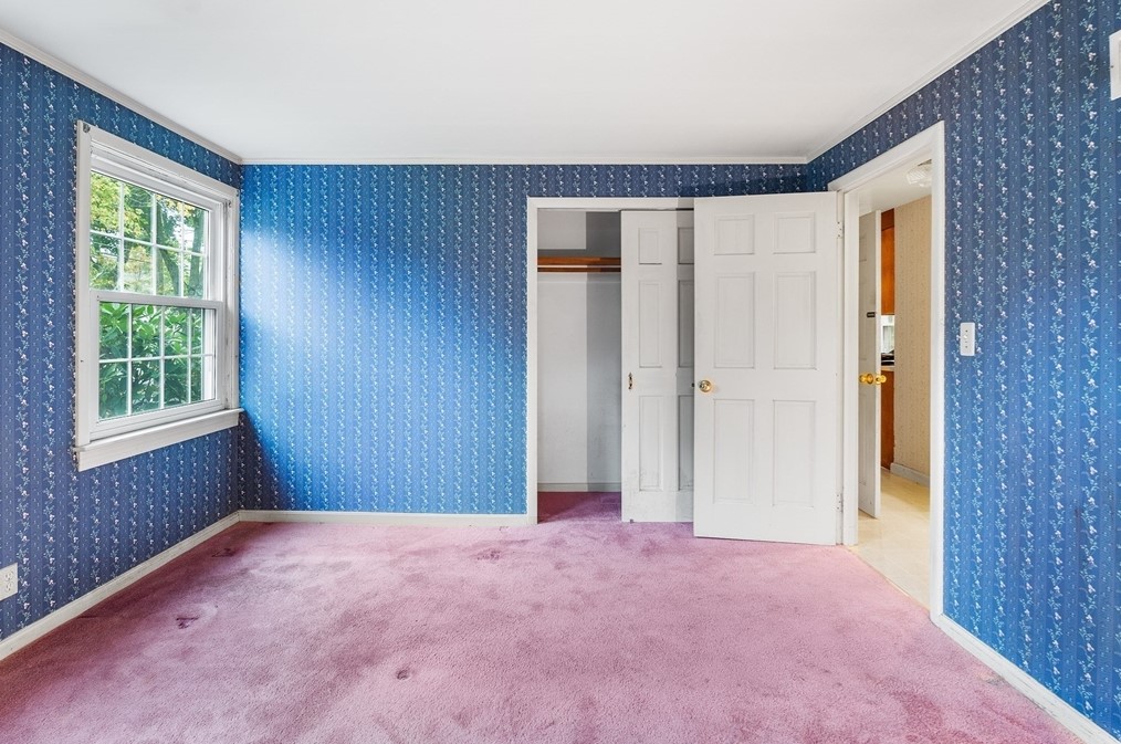 451 Pleasant St, Raynham MA 02767-1647 exterior