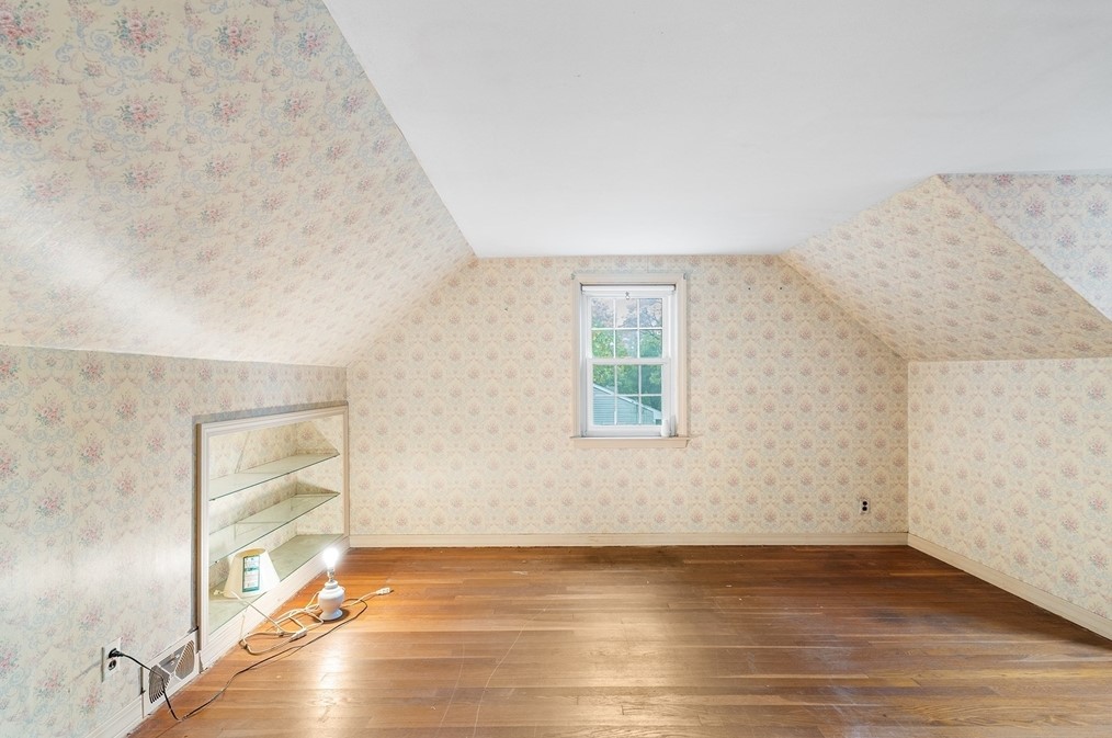 451 Pleasant St, Raynham MA 02767-1647 exterior