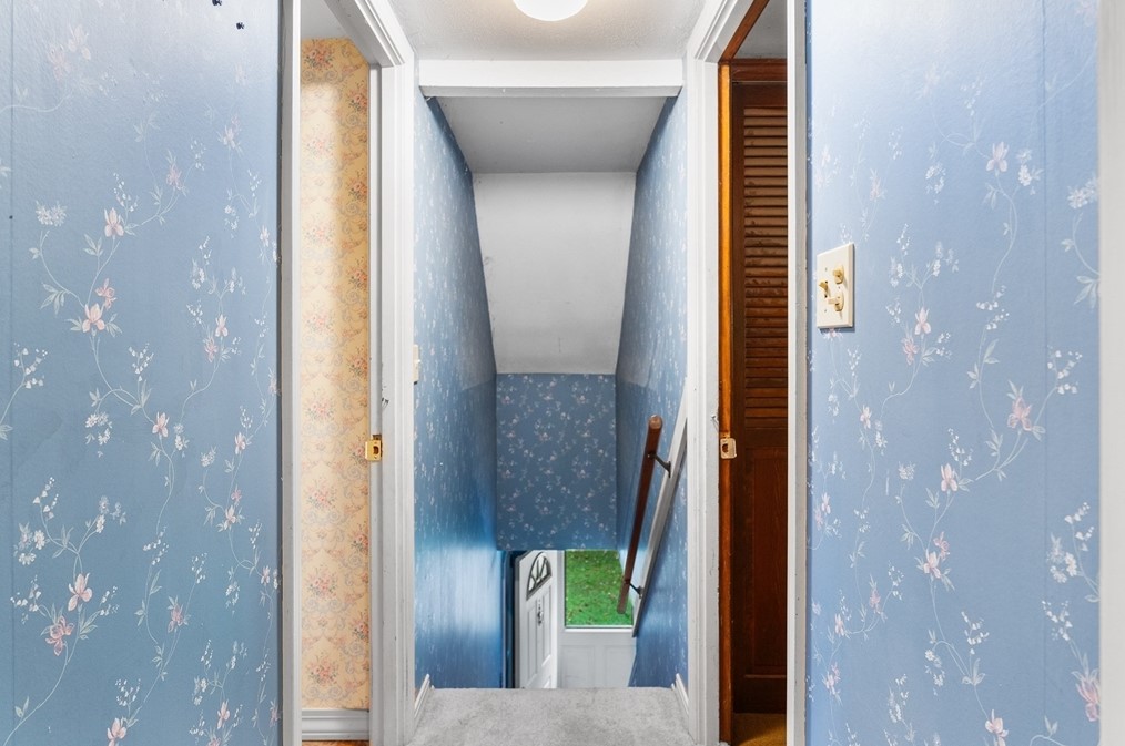 451 Pleasant St, Raynham MA 02767-1647 exterior