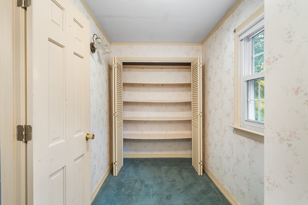 451 Pleasant St, Raynham MA 02767-1647 exterior