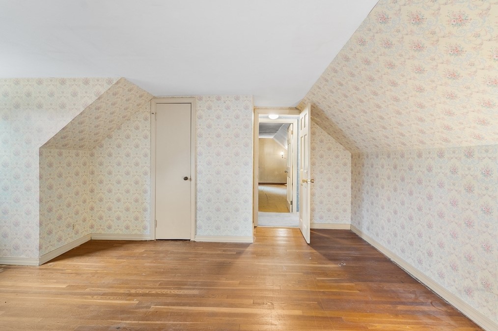 451 Pleasant St, Raynham MA 02767-1647 exterior