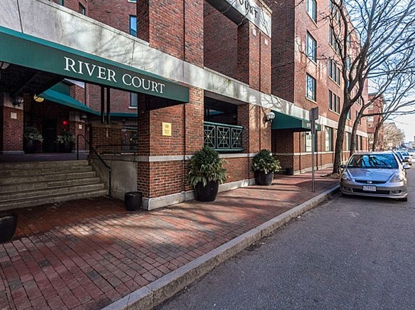 10 Rogers St, Cambridge MA  02142-1246 exterior