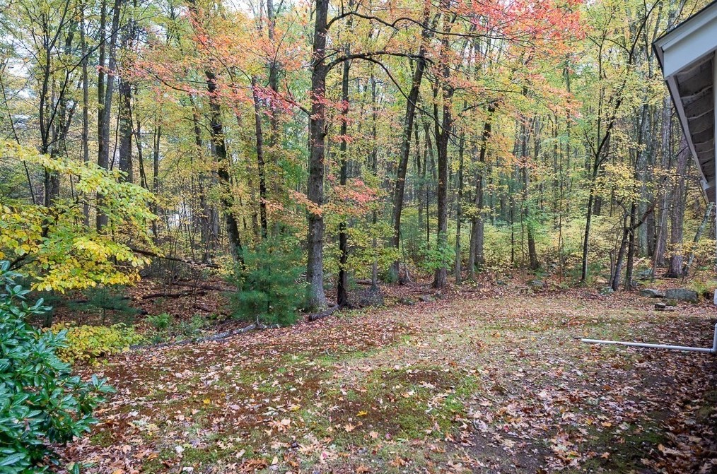 310 Douglas St, Uxbridge MA 01569-1111 exterior