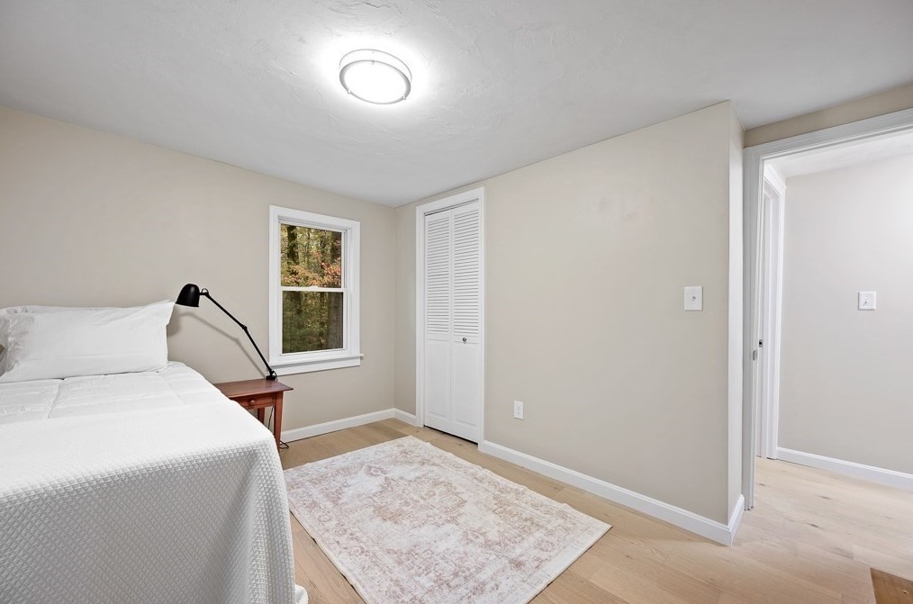 310 Douglas St, Uxbridge MA 01569-1111 exterior