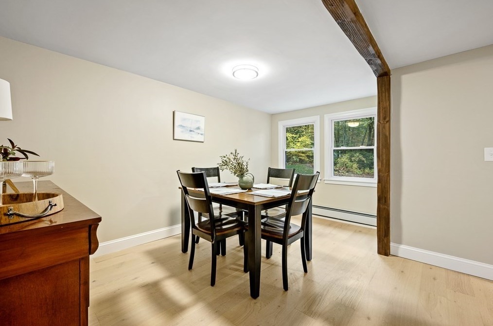 310 Douglas St, Uxbridge MA 01569-1111 exterior