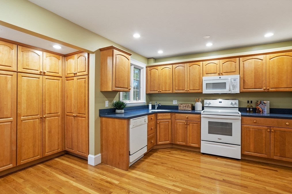 149 Rhinecliff St, Arlington MA 02476-7333 exterior