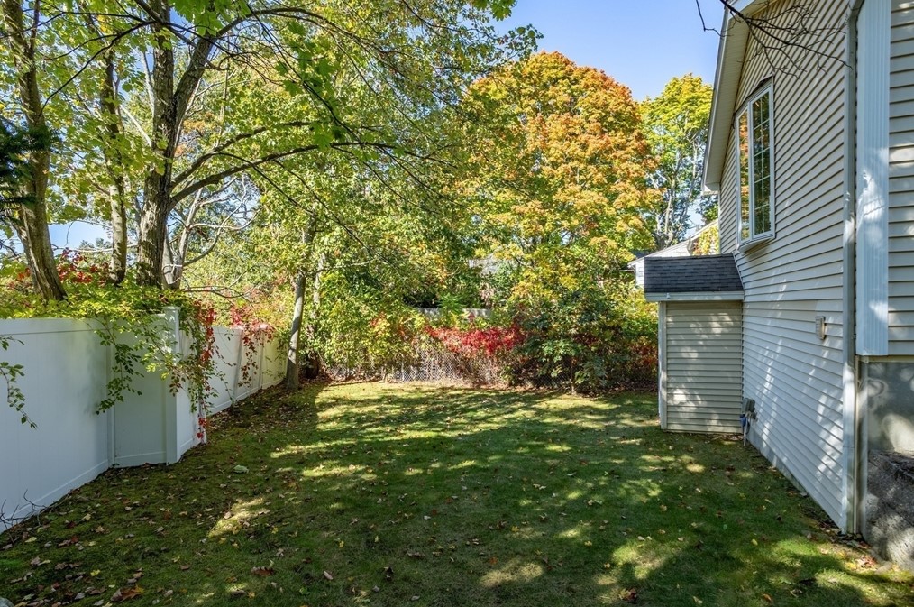 149 Rhinecliff St, Arlington MA 02476-7333 exterior