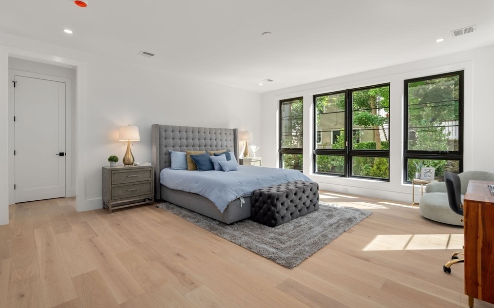 24 Newtonville Ave, Newton MA 02458-1828 exterior