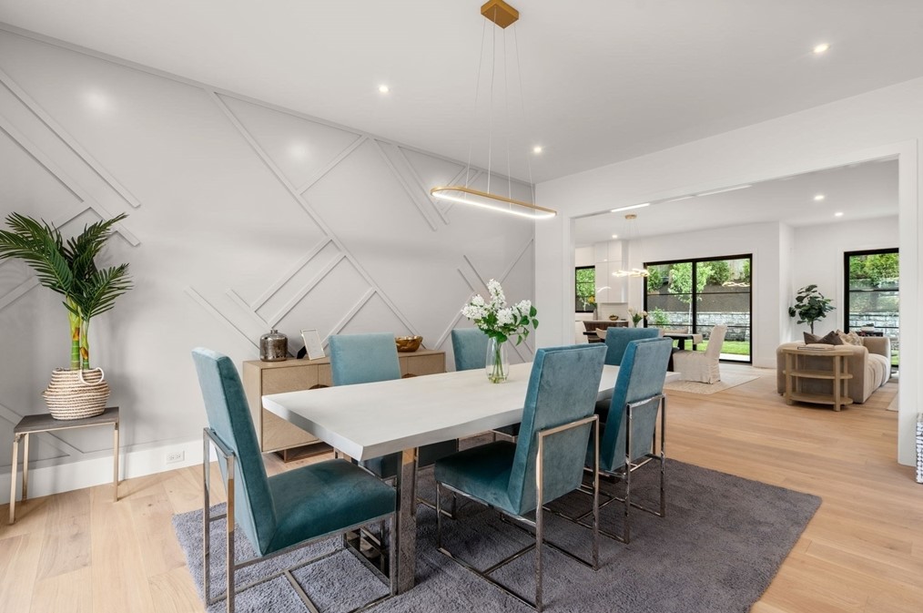 24 Newtonville Ave, Newton MA 02458-1828 exterior