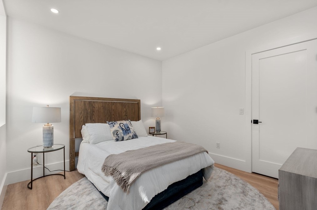 24 Newtonville Ave, Newton MA 02458-1828 exterior