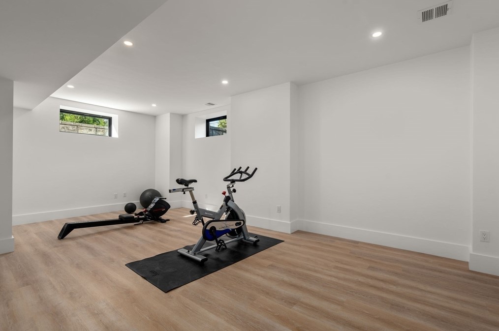 24 Newtonville Ave, Newton MA 02458-1828 exterior