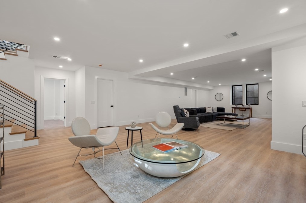 24 Newtonville Ave, Newton MA 02458-1828 exterior