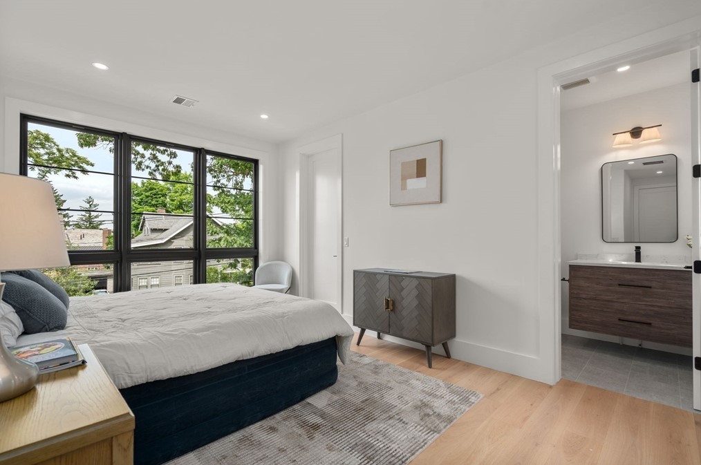 24 Newtonville Ave, Newton MA 02458-1828 exterior