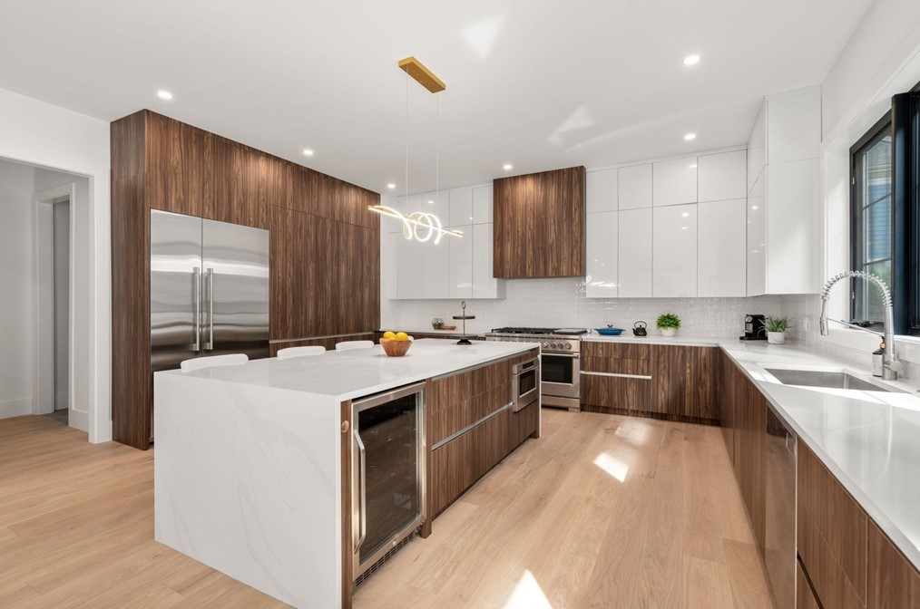 24 Newtonville Ave, Newton MA 02458-1828 exterior