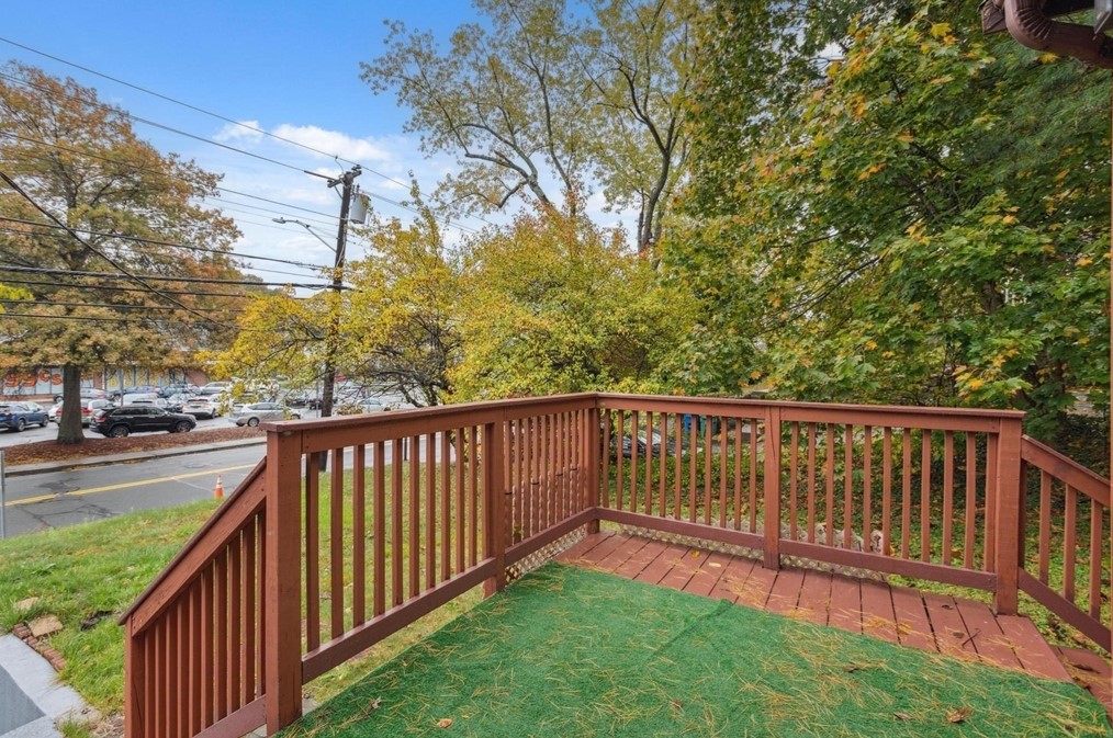 259 Cambridge St, Burlington MA 01803-2541 exterior