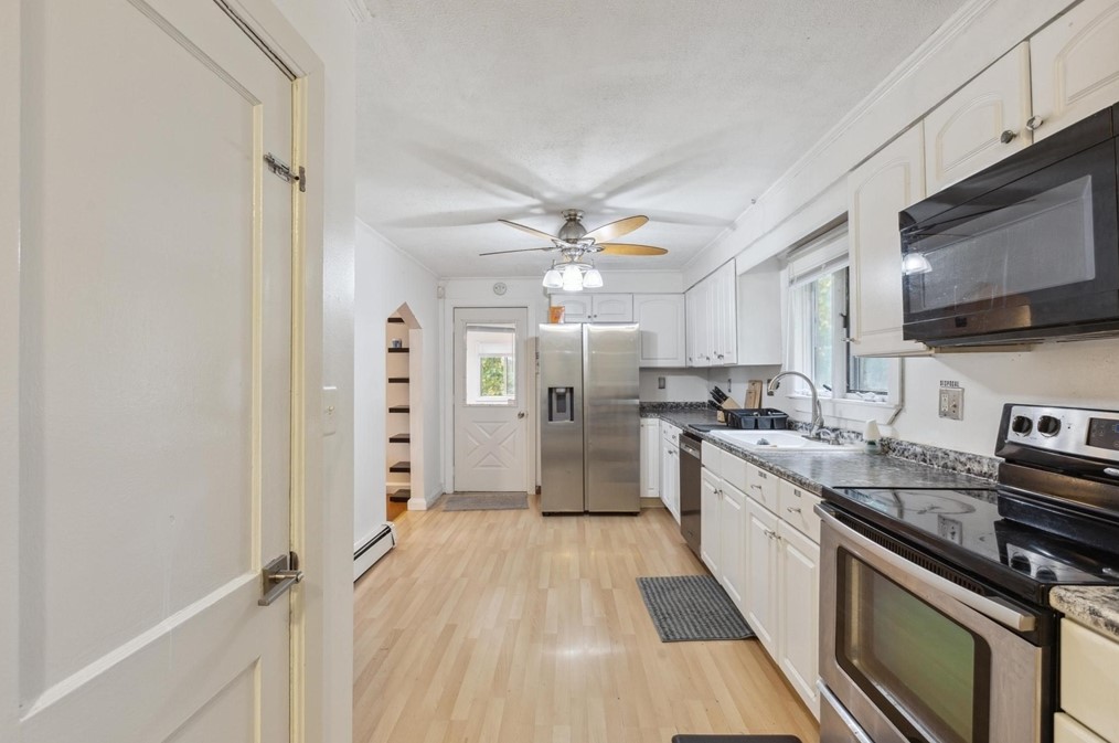 259 Cambridge St, Burlington MA 01803-2541 exterior