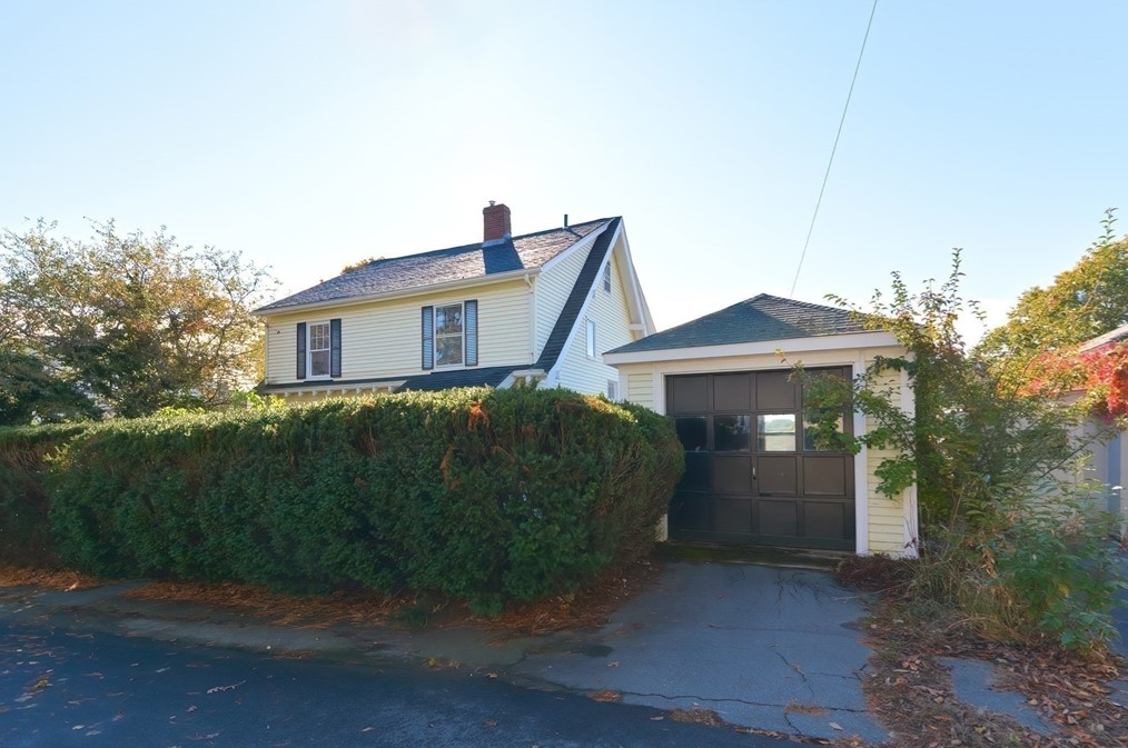 9 Phillips Cir, Swampscott MA 01907-2332 exterior