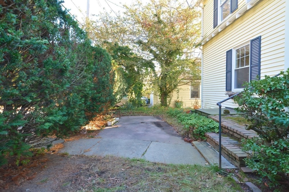 9 Phillips Cir, Swampscott MA 01907-2332 exterior