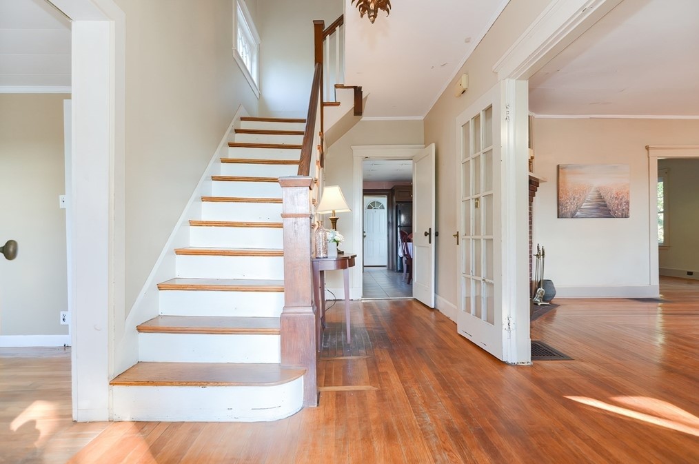 9 Phillips Cir, Swampscott MA 01907-2332 exterior