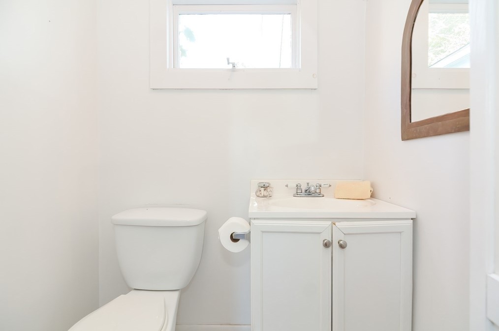 9 Phillips Cir, Swampscott MA 01907-2332 exterior