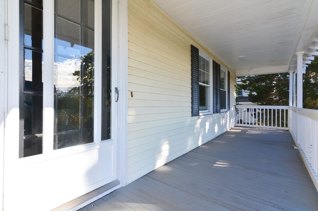 9 Phillips Cir, Swampscott MA 01907-2332 exterior