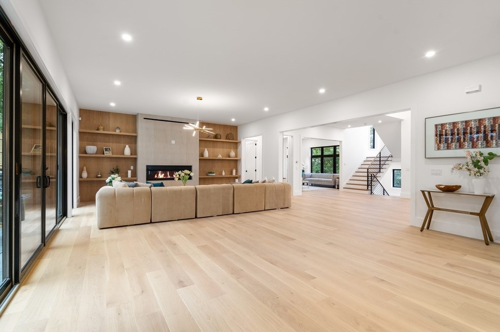 32 Newtonville Ave, Newton MA 02458-1851 exterior