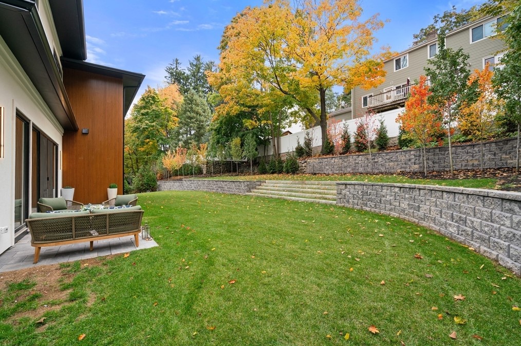 32 Newtonville Ave, Newton MA 02458-1851 exterior