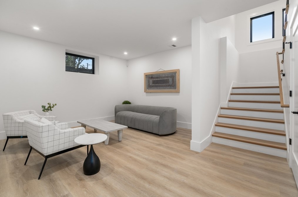 32 Newtonville Ave, Newton MA 02458-1851 exterior