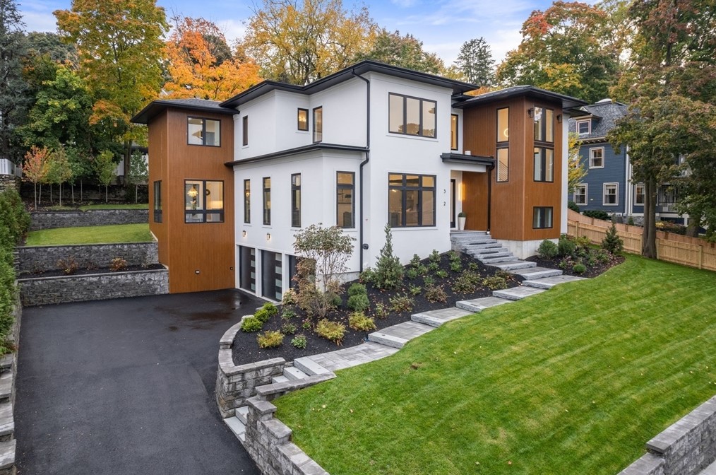 32 Newtonville Ave, Newton MA 02458-1851 exterior