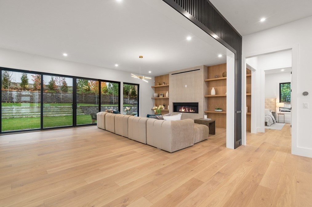 32 Newtonville Ave, Newton MA 02458-1851 exterior