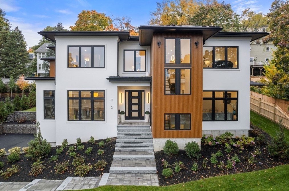 32 Newtonville Ave, Newton MA 02458-1851 exterior